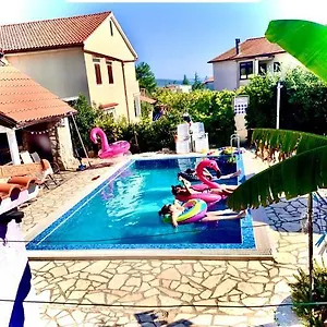 Lory Krk Apartment
