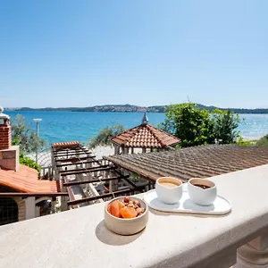 Segetski Dvori - Tradition Since 1964 Guest house Seget Donji